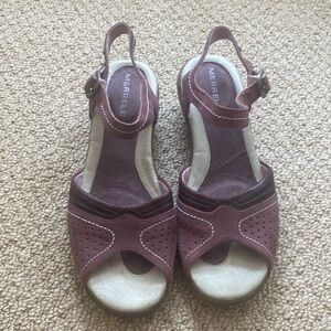 Merrell Luxe Strap Sandals in size 7.